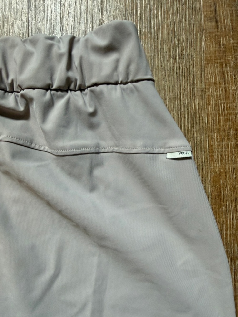 Vuori Lightweight Elastic Waist Pants in Light Taupe